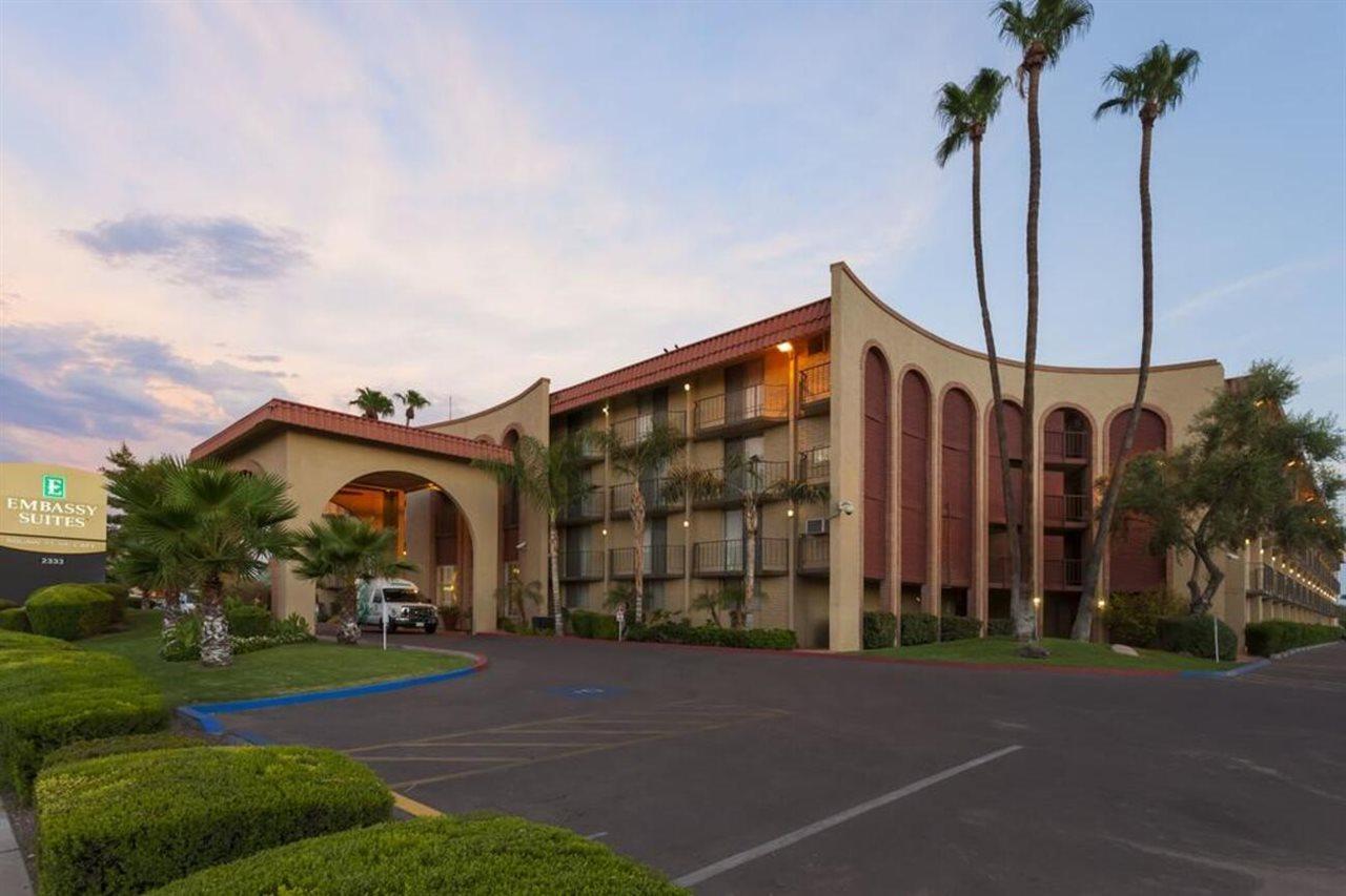 Embassy Suites Phoenix Airport At 24Th Street Exterior foto